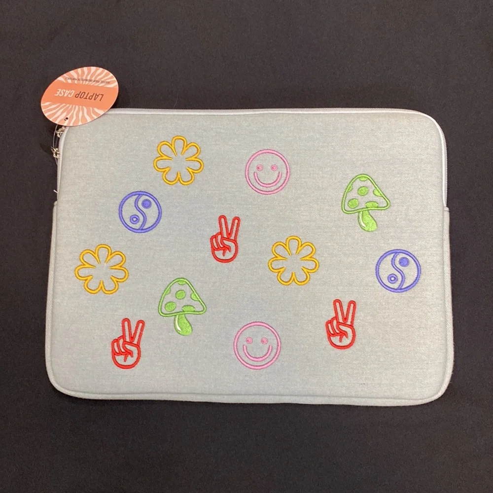 Urban outfitters Hippie Laptop Light Blue Zip Case 10x14”